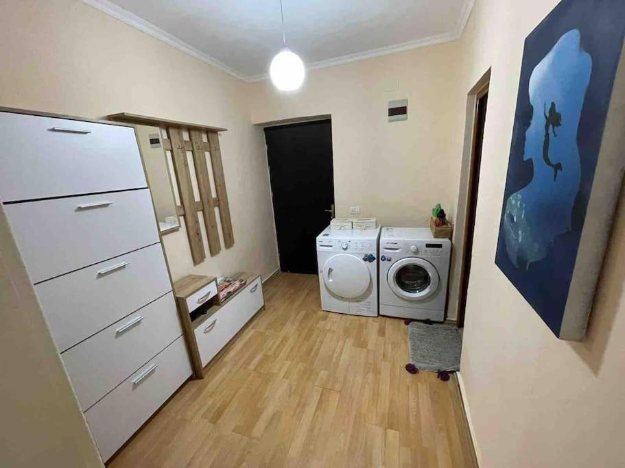 Apartment In The City Center Tirana Eksteriør billede